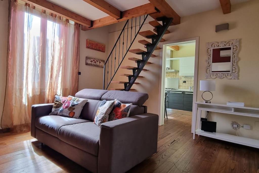 Appartamento La Casina Di Chiara ลีวอร์โน ภายนอก รูปภาพ