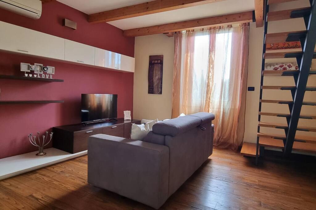 Appartamento La Casina Di Chiara ลีวอร์โน ภายนอก รูปภาพ